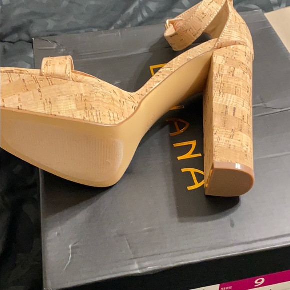 Heels - Picture 3 of 4